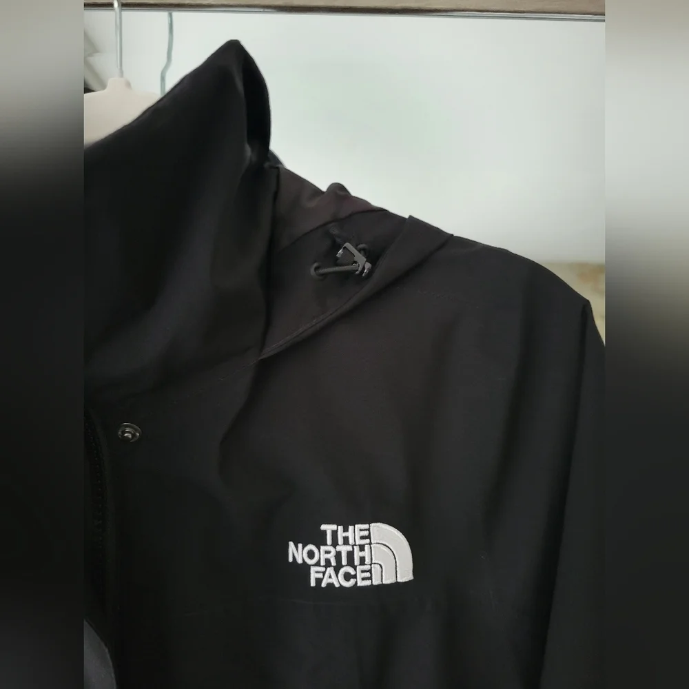 🍃The North Face Women's Black Windbreaker - Picture 7 of 12